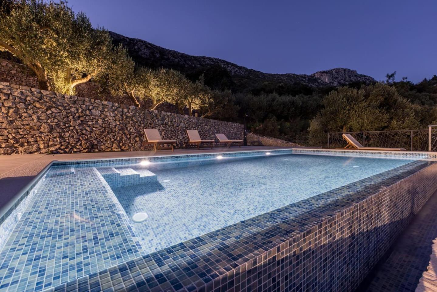 Dream Hill Villa Kastel Kambelovac Exterior photo